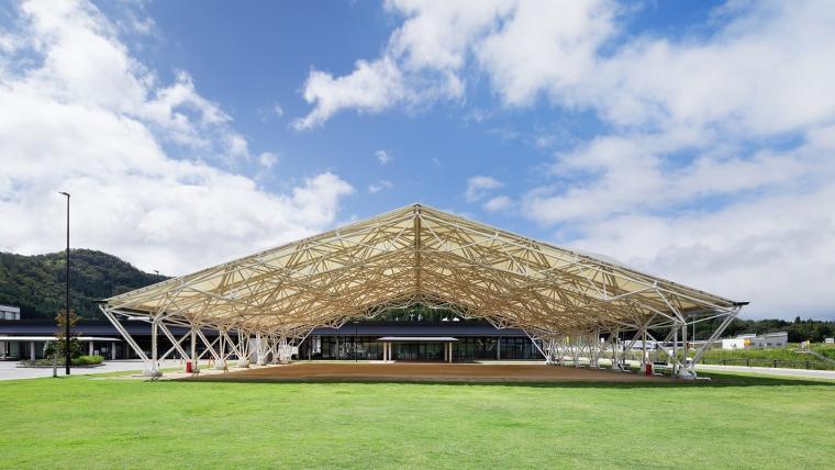 全国の泊まれる【道の駅】15選！地元のグルメ、名産品、温泉がすぐそばに。