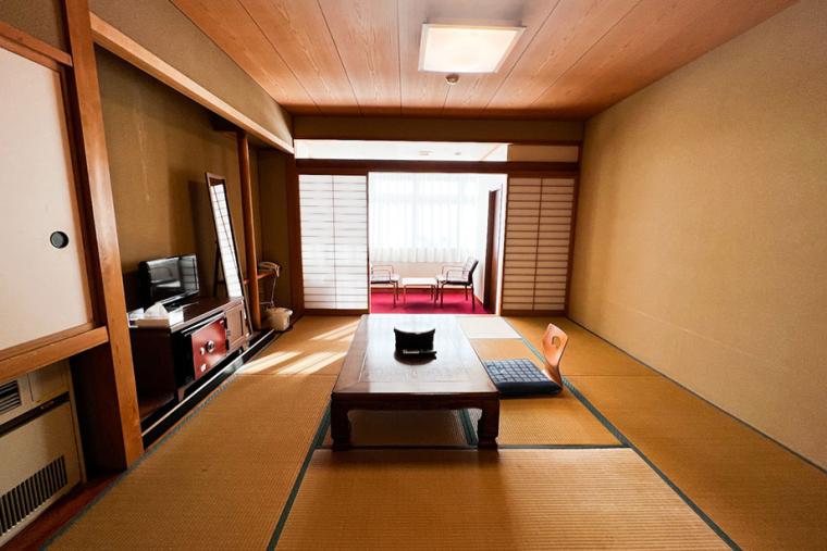 ファミリーで宿泊も余裕な広々とした和室