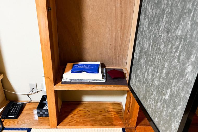 海の音を聞きながら過ごせる和室