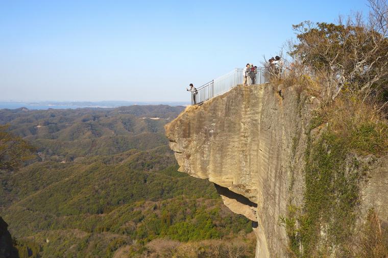 鋸山（のこぎりやま）