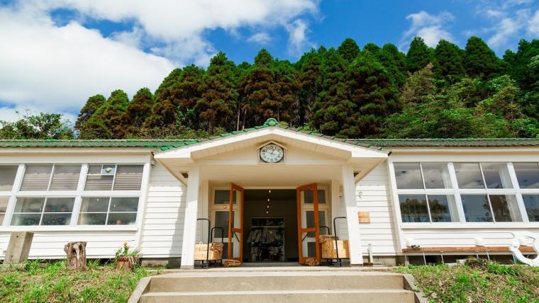 教室がベッドルーム、給食室がレストラン！あの頃の思い出がよみがえる「廃校の宿・ホテル」15選