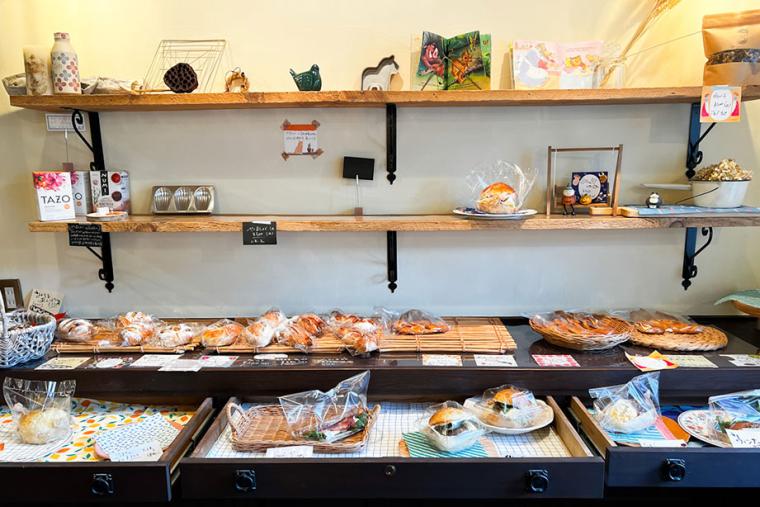 移住者が経営する人気パン屋「michiru bakery」に寄り道