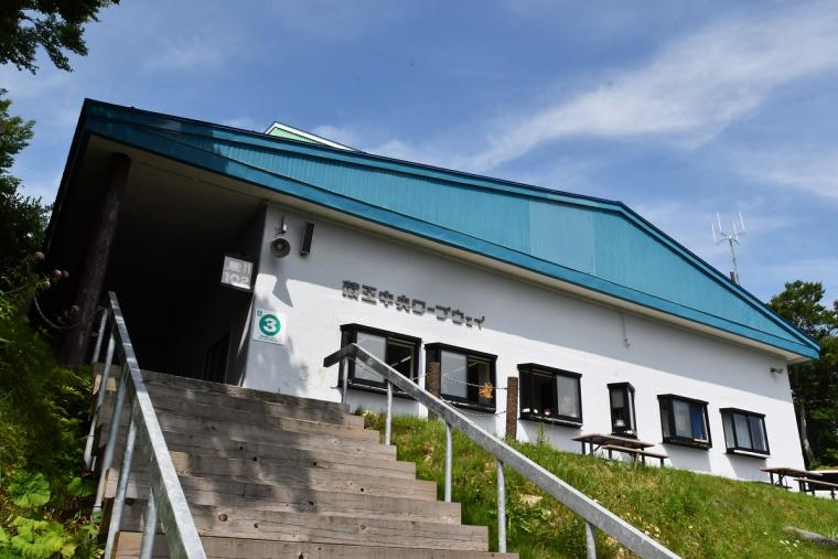 「鳥兜山展望台」で温泉街を見晴らす