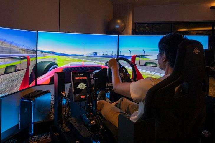 レーシングシミュレーター