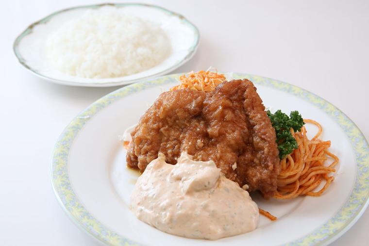 チキン南蛮「味のおぐら 本店」