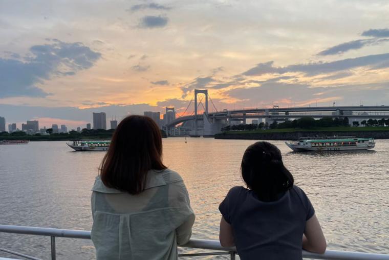 浮かぶ料亭 屋形船晴海屋