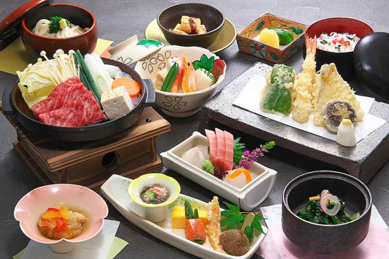 浮かぶ料亭 屋形船晴海屋