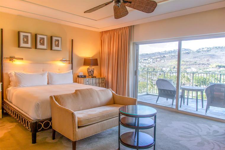 ハワイ「ザ・カハラ・ホテル」シーニックラナイ