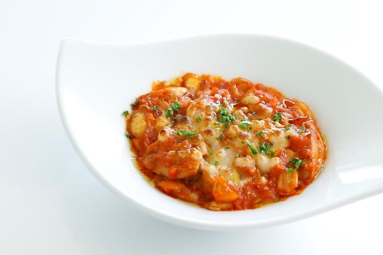 炒めた野菜から出た出汁とトマトでじっくり煮込んだイタリア風料理「大豆ミートのトリッパ風 トマト煮込み」