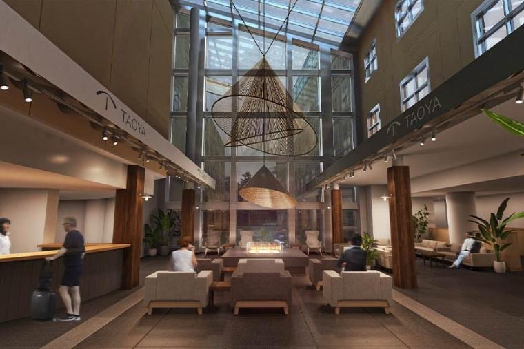 高い天井で開放感あふれる、暖炉ラウンジ。オールインクルーシブで、自由にドリンクを味わいなが過ごせます