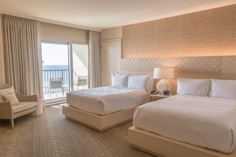 「シェラトン ワイキキ」スイート客室