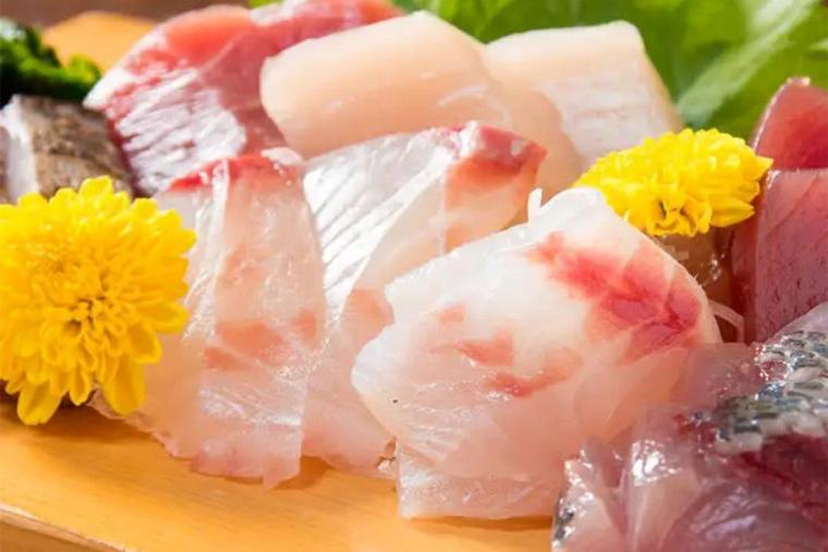 日本酒酒場 静岡萬惣屋