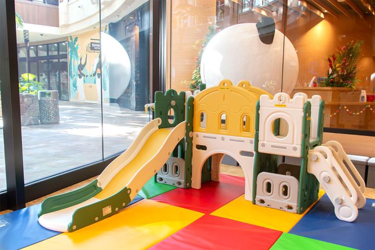 ハワイ・ワイキキ 楽天カードラウンジ  キッズスペース