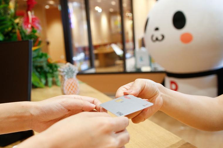 ハワイ・ワイキキ 楽天カードラウンジ