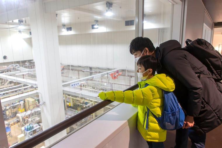 森永製菓の鶴見工場の中を見学