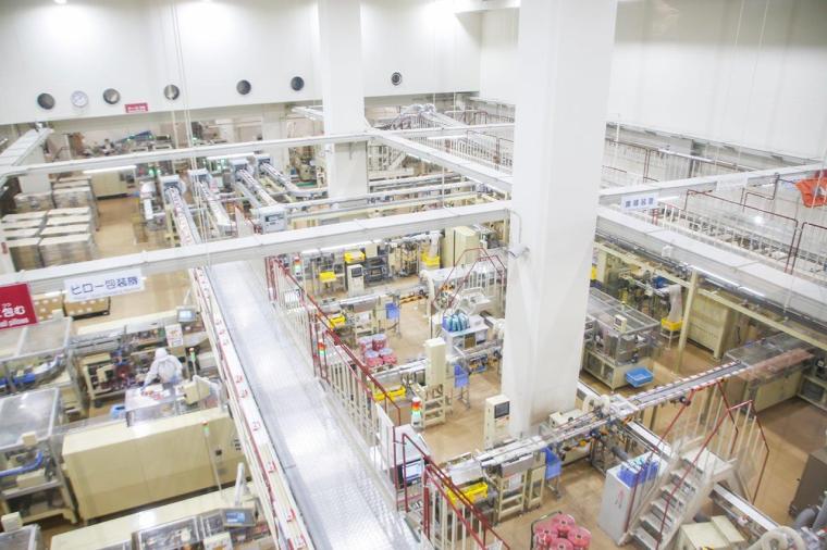 チョコレート「小枝」の製造フロア