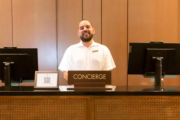 「ザ・リッツ・カールトン・レジデンス、ワイキキビーチ」コンシェルジュ