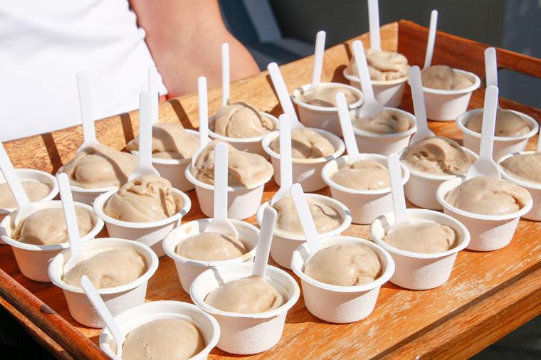 「ザ・リッツ・カールトン・レジデンス、ワイキキビーチ」ロウタイド