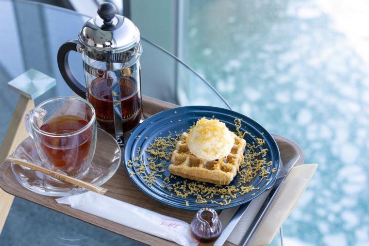 ガリンコ号とオホーツクタワー