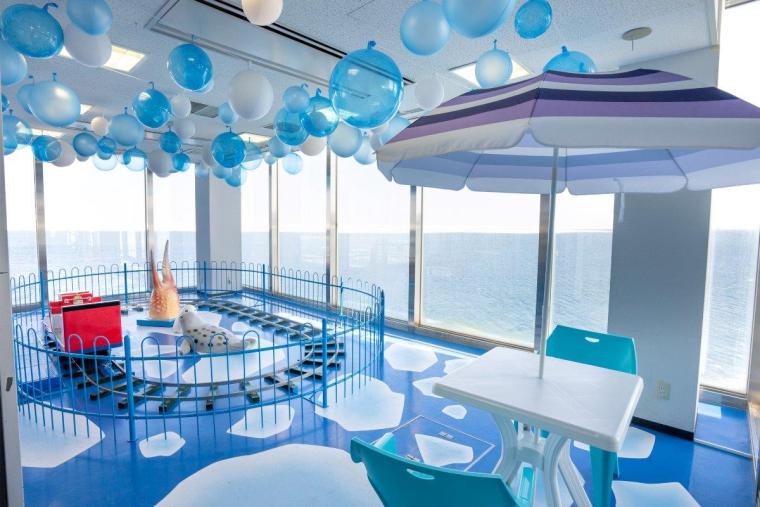 ガリンコ号とオホーツクタワー