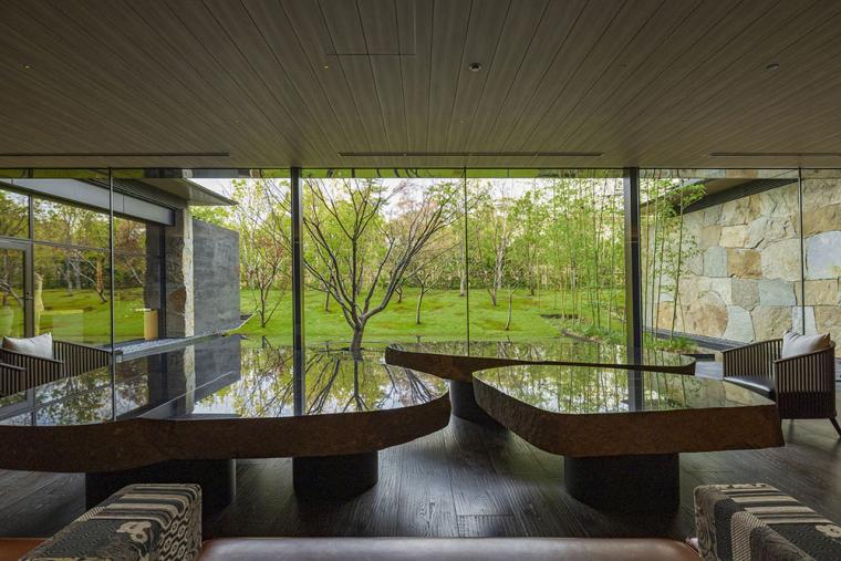 「ギャリア・二条城 京都 by バンヤンツリー・グループ」ロビー