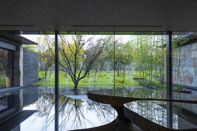 「ギャリア・二条城 京都 by バンヤンツリー・グループ」ロビー