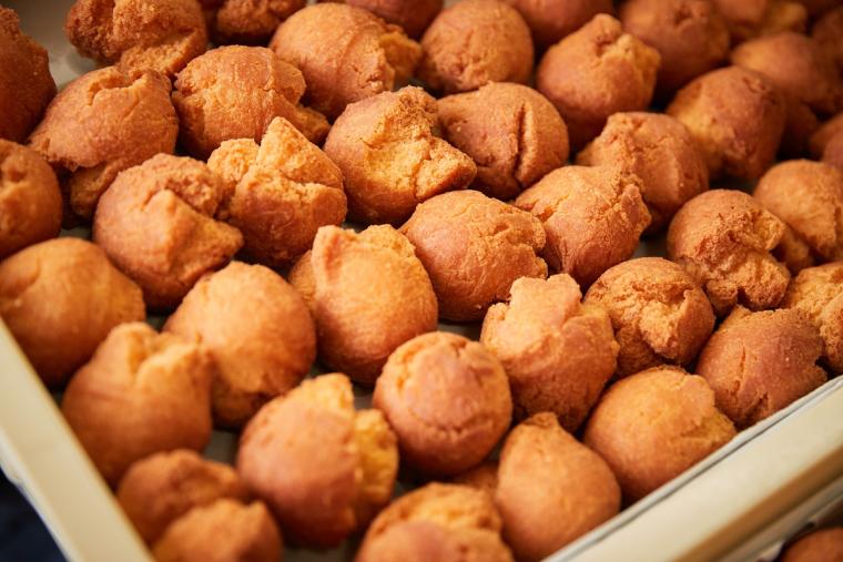 歩サーターアンダギー