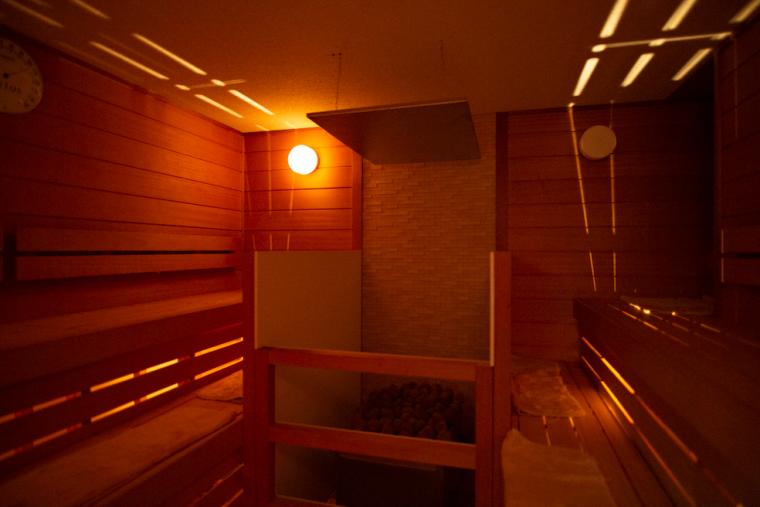 スパ＆カプセル ニューウイング