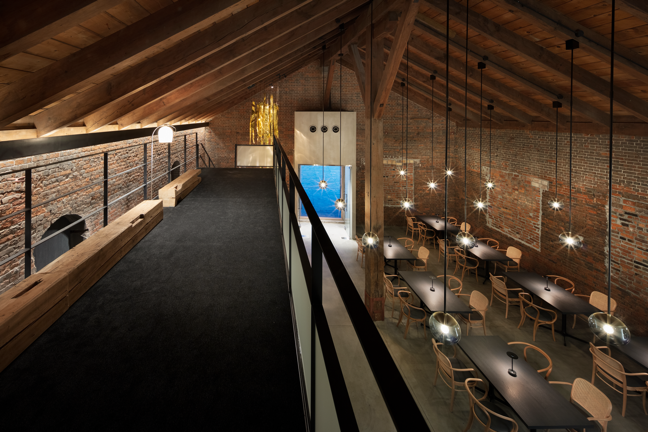 ホテル内のレストラン「LE UN／VMG CAFE」