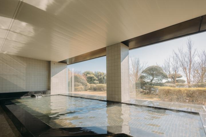 サウナも備えた温泉大浴場