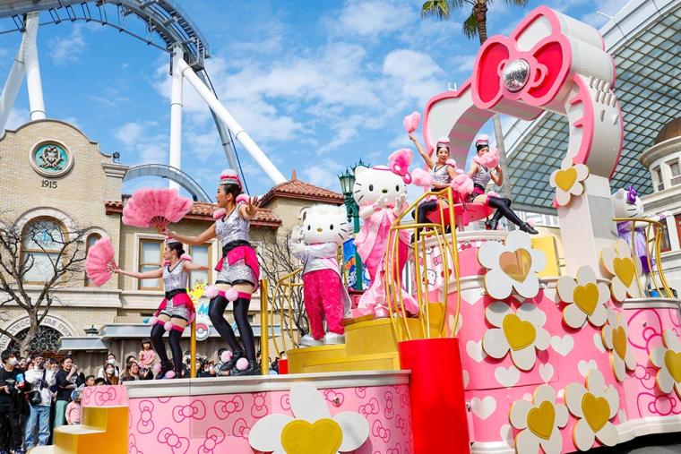 USJ 新パレード「NO LIMIT! パレード」ハローキティ
