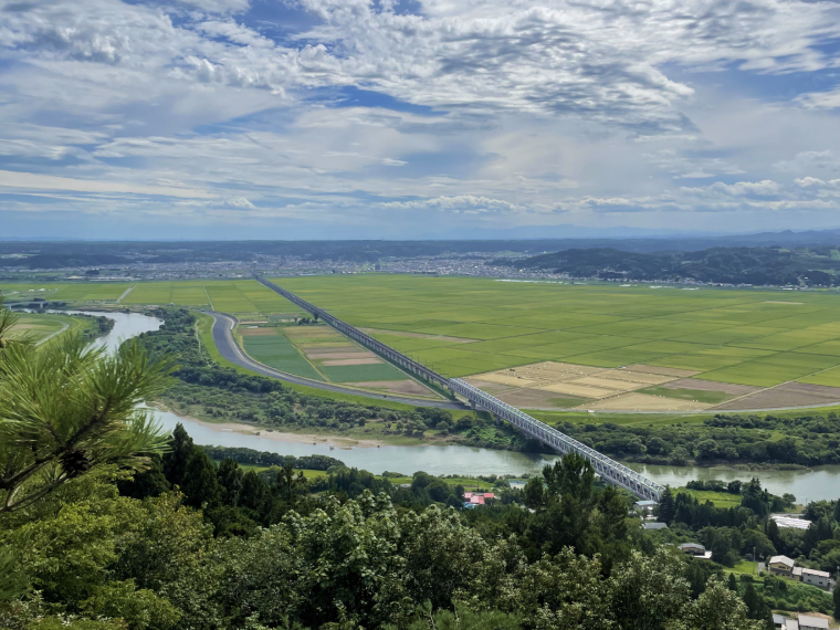 「天空の丘」から見渡す悠久の郷（世界農業遺産登録地域）