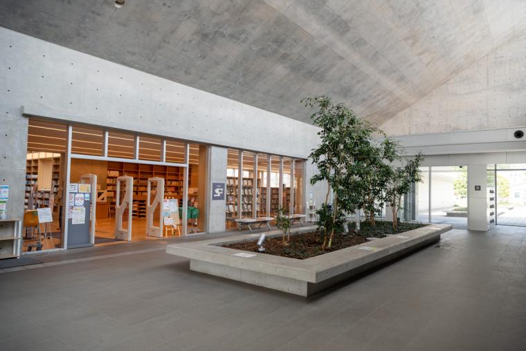 十和田市教育プラザ