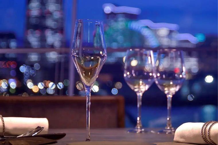 海の上のレストラン subzero