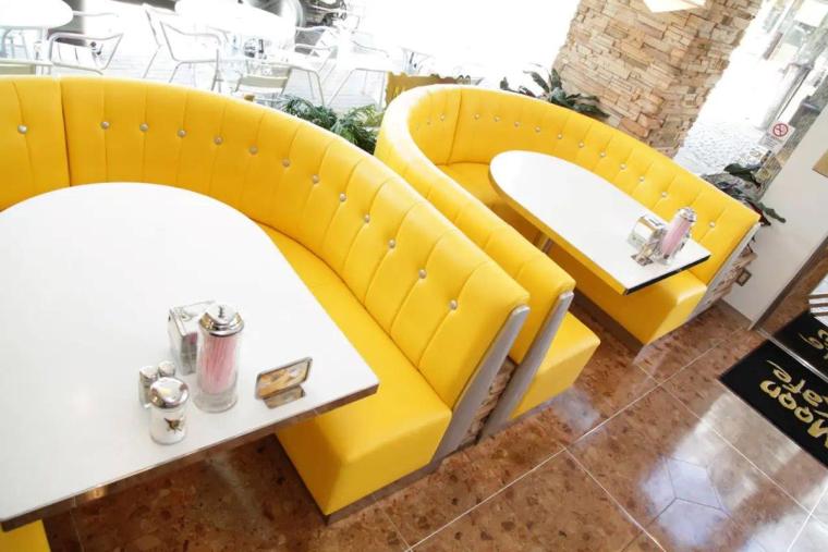 ＭＯＯＮ Ｃａｆｅ