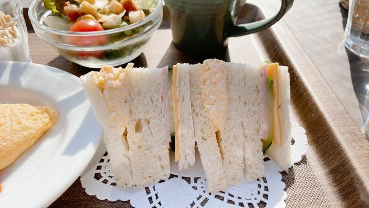 宍道湖沿いレイクビューの絶景カフェでいただく贅沢モーニング！｜松江市