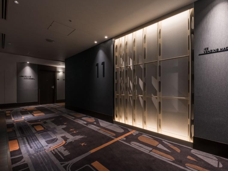 「アドバンスフロア」のエレベーターホール