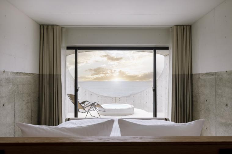 全室ジャグジー付きの「IZUMO HOTEL THE CLIFF」