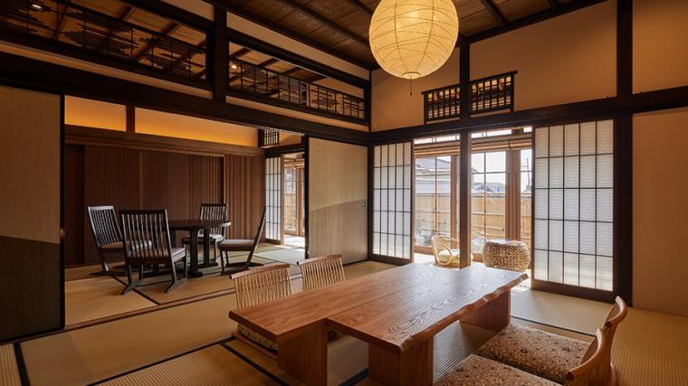 「別邸試楽亭-SHIGAKUTEI-」の和室リビング