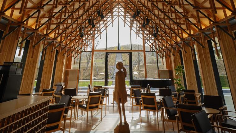 水のラウンジ「洸響」の内部