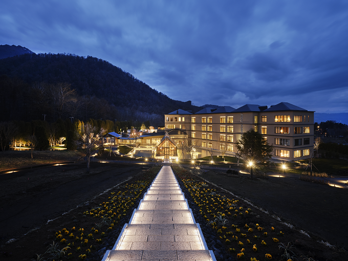 「洞爺湖テラス」へ続く「洸の路」