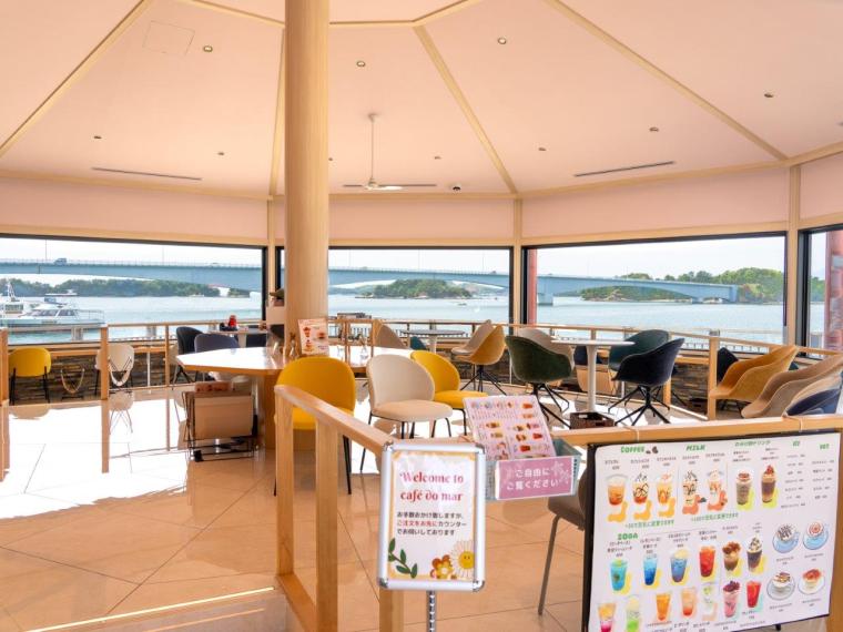 café do mar（カフェ・ドゥ・マール　店内