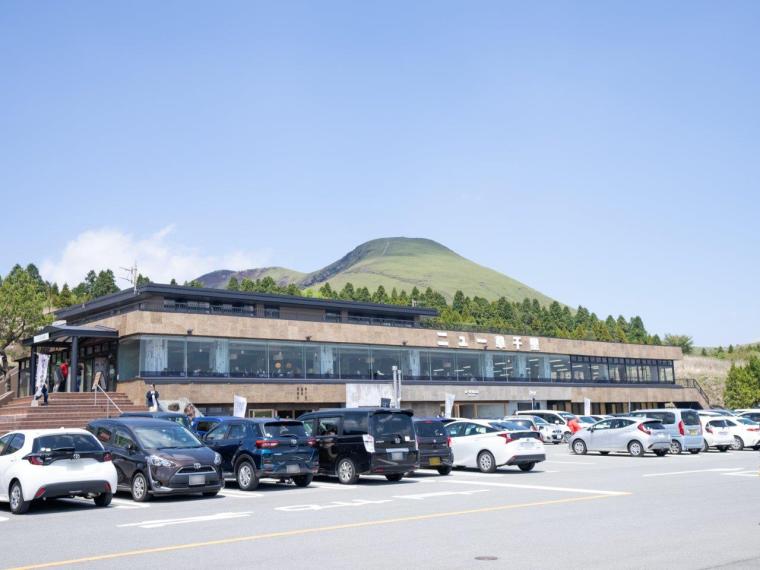 阿蘇の絶景スポット草千里にある「ニュー草千里」