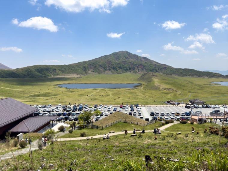 「草千里ヶ浜展望所」正面から見える景色