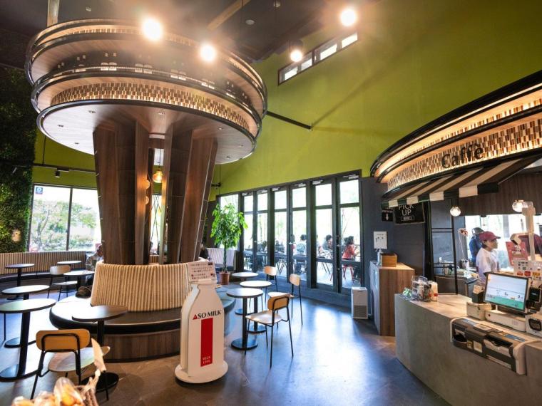 「ASO MILK FACTORY」カフェ店雰囲気