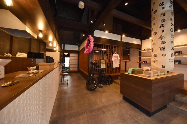 HAPPA STAND（ハッパ　スタンド）