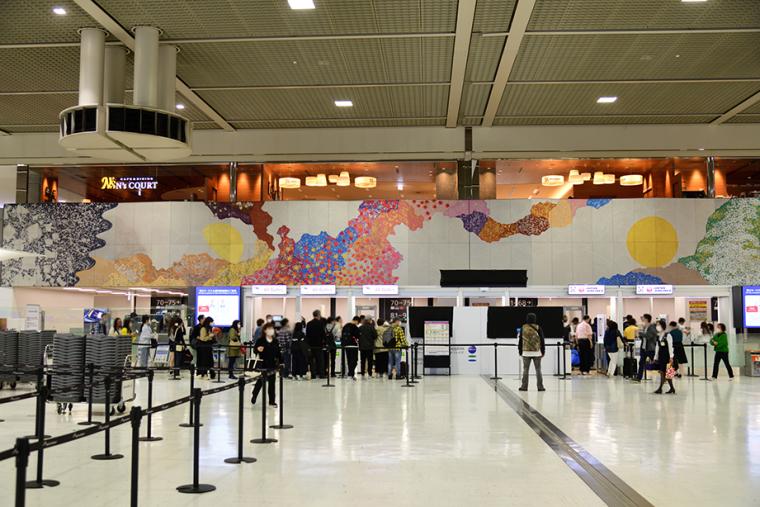 1）ハロウィンイベントにおける予定販売個数の増加について詳細を教えてください。  昨年度の商品名に「ハロウィン」が含まれる商品の販売個数は約429個であったようです。  今年の予定販売数が大幅に増加しているようですが、 予定販売数増加の理由についてご返信いただけますでしょうか。 （受注、販売、ユーザ対応体制について問題が無い場合は下記空欄にその旨をご返信ください。）  -------------------------------------- 予定販売個数増加の理由： （　　　　　　　　　　　　　　　　　　） --------------------------------------  ▼店舗様申請内容： 3,000個  ※昨年度の販売個数の集計方法に関しましては、 目安として商品名に「ハロウィン」が含まれる商品にて集計させていただいております。  2）ハロウィン当日に間に合うスケジュールの詳細を教えてください。  以下の項目につきましてハロウィン当日を超過しております。  ・注文受付期間 ・商品発送期間 ・（ユーザ向け）商品到着予定日  当審査におきましては、イベント当日や直前に発送が集中することが予想されますので、 【ハロウィン当日に間に合う場合】の店舗様の発送体制等のスケジュールを確認させていただいております。  つきましては、 ハロウィン当日10月31日までに商品到着が間に合うようなスケジュールをご返信ください。 ※「遅れてごめんね」等の企画を除いた発送期間をご返信ください。  -------------------------------------- 注文受付期間： （　　　　　　　　　　　　　　　　　　） 商品発送期間： （　　　　　　　　　　　　　　　　　　） （ユーザ向け）商品到着予定日： （　　　　　　　　　　　　　　　　　　） --------------------------------------  ▼店舗様申請内容： 注文受付期間：2023/06/13～2023/12/31 商品発送期間：2023/06/13～2023/12/31 （ユーザ向け）商品到着予定日：2023/06/13～2023/12/31 