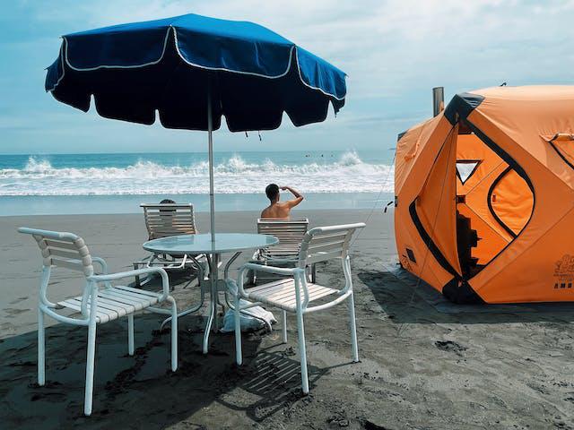 ビーチに設置するテントサウナ