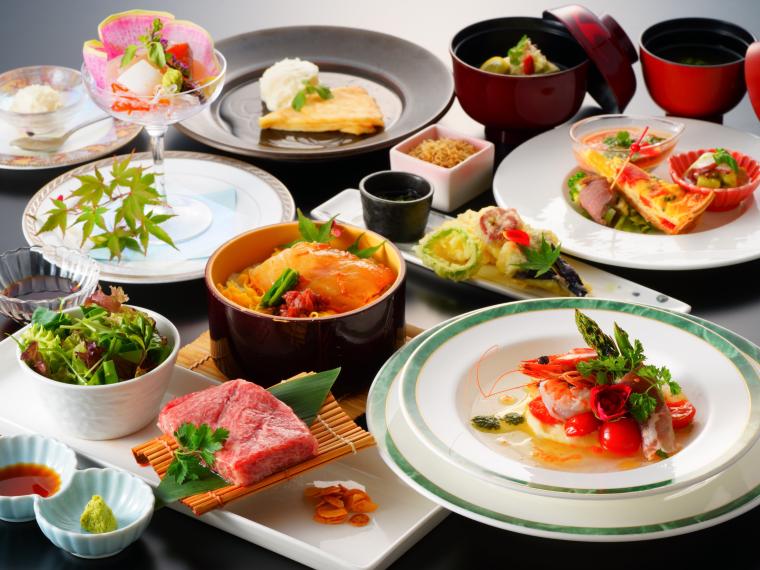 夕食は和洋コース料理を用意