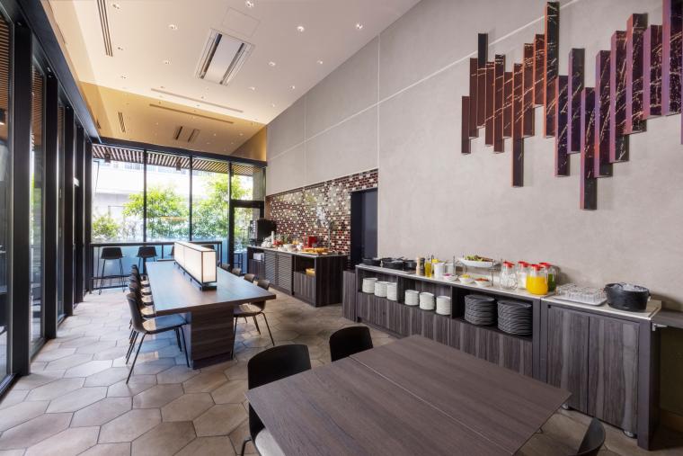 1階のレストラン「杏（ANZU）」